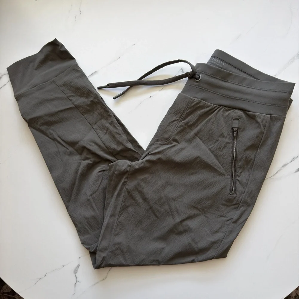 Athleta Trekkie North Jogger Olive Green Pants Size 8 Lightweight Travel Hiking - Picture 3 of 9